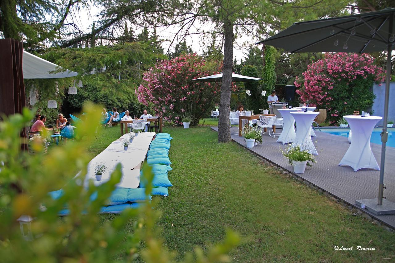 Le Safari Hotel Restaurant Carpentras Exterior foto